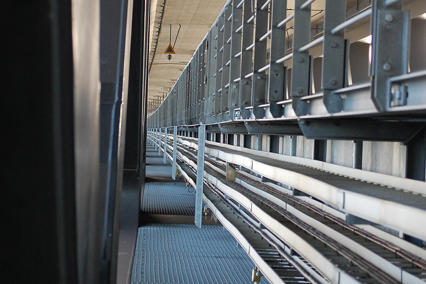 Fibre along the underside of the Øresund bridge